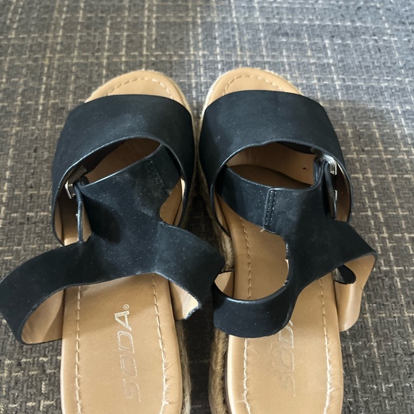 SODA Brand Wedge Type Sandals - Picture 9 of 10